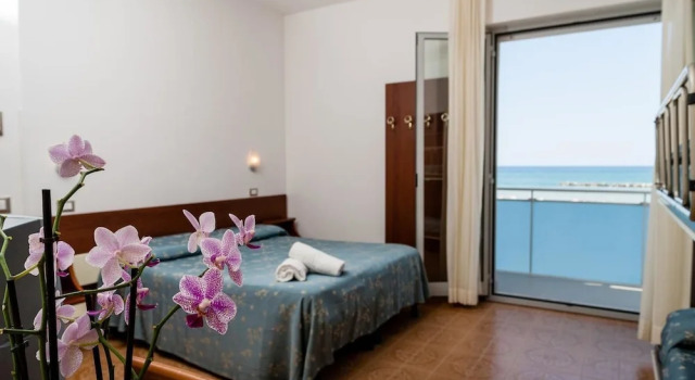 Четырёхместный номер Standard с балконом Hotel Sayonara