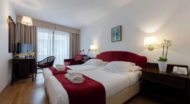 Трёхместный номер Standard с балконом Hotel Hannover