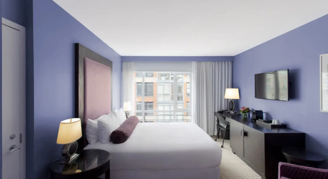Двухместный номер Deluxe OPUS Vancouver