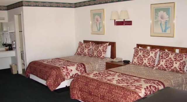 Gate 1 Inn, Забронировать Отель Браунвуд штат Техас
