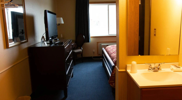 East Grand Inn Grand Forks ND I 29