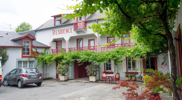 Le Clos du 5 - Appart Hotel Bagneres, Забронировать Отель Баньер-де-Бигор Pyrenees National Park, рядом с Aquensis Thermal Spa
