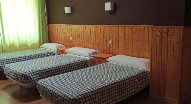 Четырёхместный номер Standard Hostal La Torre