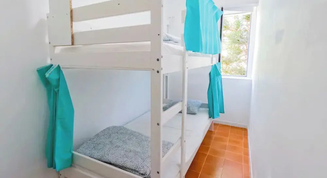 Кровать в общем номере с видом на сад Las Eras Nest Hostel