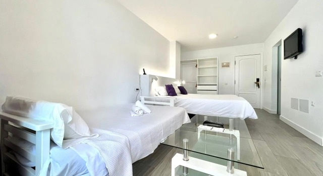 Reformed studio,Wifi,pool, at 250 m from beach, Prenota Hotel Puerto de la Cruz Tenerife