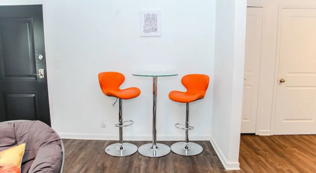 Lavish 1 Bd Apartment in Music City Near DT