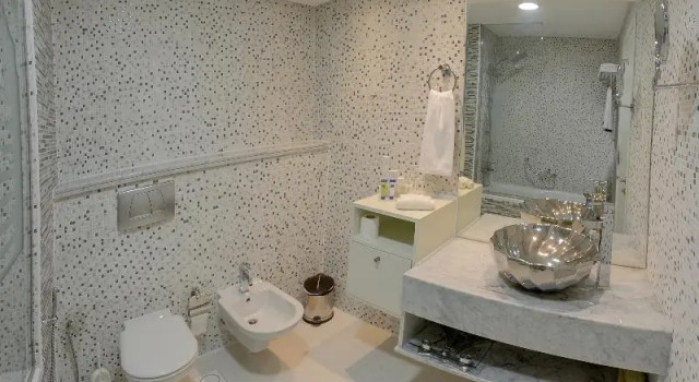 Одноместный номер Standard с балконом Boutique 7 Hotel and Suites