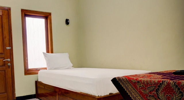 Camera Standard OYO Life 92922 Kost Bu Mala 1 Syariah