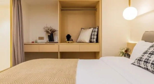 Люкс Deluxe Yingguan Apartment (Guangzhou Lefeng Plaza Shayuan Subway Station Branch)