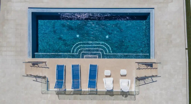 Gorgeous 2 bedroom 2 bath 2 pools Short walk to the beach Camino Viejo 204