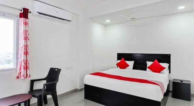 OYO 63021 Hotel Hill 9, Rezerwuj Hotel Hajdarabad 