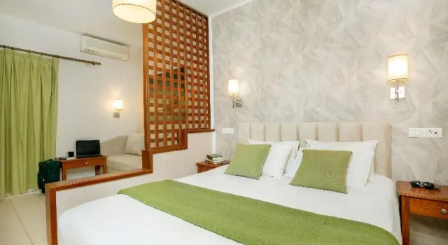 Двухместный номер Superior с балконом Philoxenia Hotel & SPA