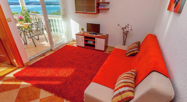 Adorable Apartment With Pool, Hot Tub & Terrace With Sea View