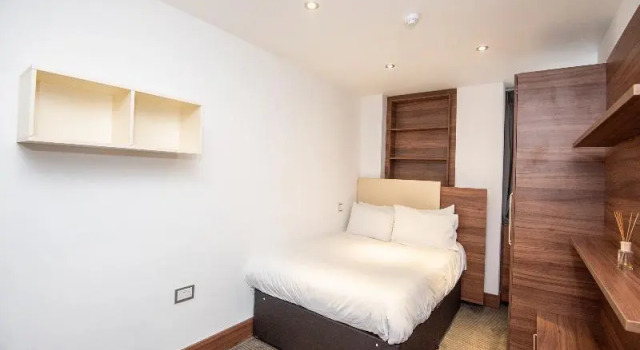 Четырёхместный люкс Deluxe OYO Livin’ Serviced Apartments