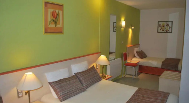 Четырёхместный номер Standard Hotel Tambourin