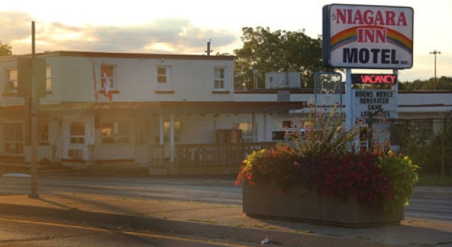 Niagara Inn & Suites, Buchen Sie Gasthaus Günstige Hotels in New York State