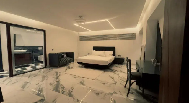 Signature By Hotel Crown Inn, Prenota Hotel Saddar Town Karachi