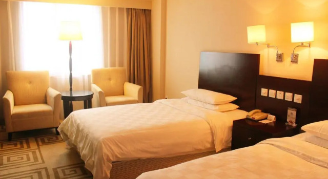 Двухместный номер Deluxe Beijing Continental Grand Hotel