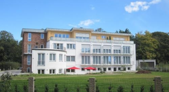 Hotel Vier Jahreszeiten an der Therme & Kliniken Bad Krozingen Nähe Freiburg & Schwarzwald Ideal für Wellness Kur & Business Ausflüge 24h Check In- WLAN & Parken gratis, Réserver Hôtel Bad Krozingen Brisgau