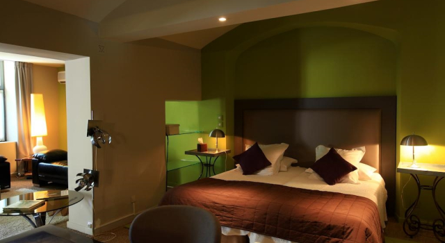 Hotel Auberge La Feniere, Rezervovat Hostel Hotely v Luberon s parkováním, Parkování