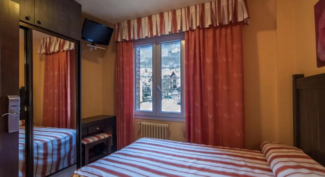 Одноместный номер Economy Hotel Viella