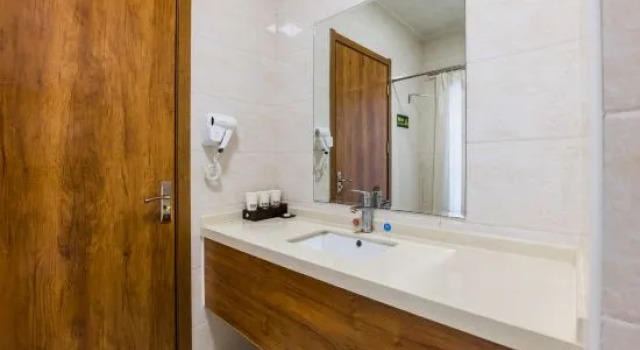 Люкс Ease Hotel (Tianjin West Station Hebei University of Technology)