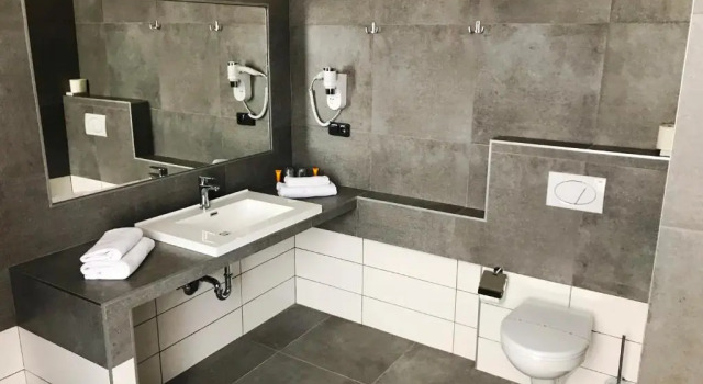 Полулюкс Hotel Continental