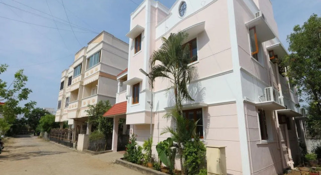 OYO 14091 Surabhi House Stays and Resorts