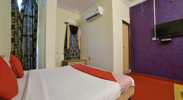 OYO 10599 Hotel R Inn Residency, Rezerwuj Hotel Jubilee Hills 