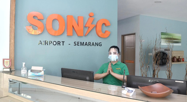 Luksusowy dwuosobowy pokój Hotel Sonic Airport Semarang