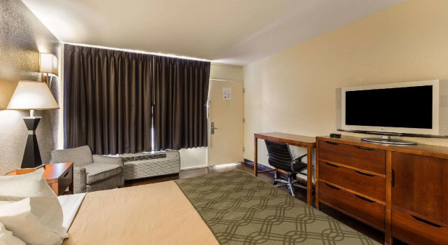 Двухместный номер Standard Econo Lodge