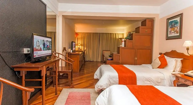 Люкс Deluxe Shangri La Hotel