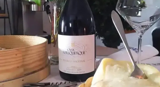 Коттедж Deluxe с 2 комнатами с видом на бассейн Quinta Vale Salgueiro