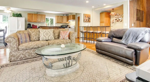 Hot Tub & Boat Dock: Lovely Lake Lure Retreat, Забронировать Дом для отпуска Виллы Лейк-Лур, рядом с Озеро Лур, Вилла