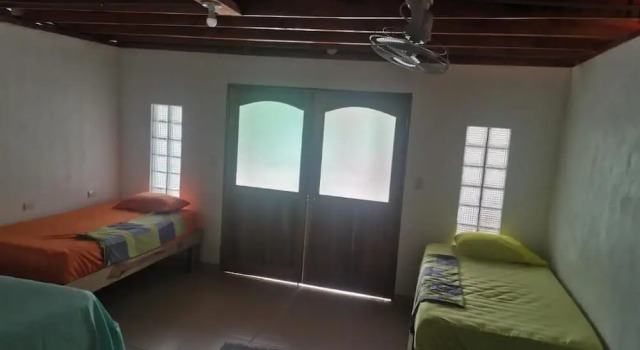 Hostal Cecilia, Забронировать Отель Отели в центре Кауита, в центре, Парковка, недорого