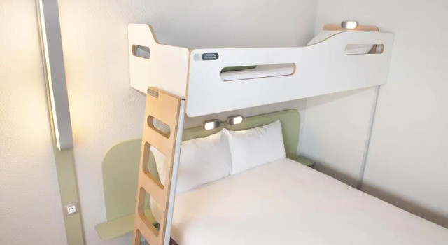 Трёхместный номер Standard ibis budget Goussainville Charles de Gaulle