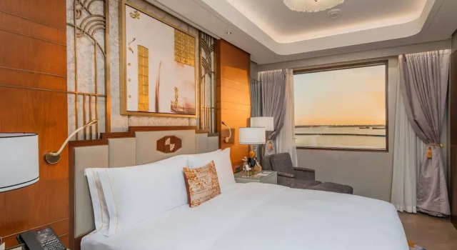 Двухместный клубный люкс Presidential с видом на залив Admiral Hotel Manila - MGallery Collection