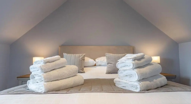 The Annexe, Luxury Property with Hot Tub at Pitilie Pods
