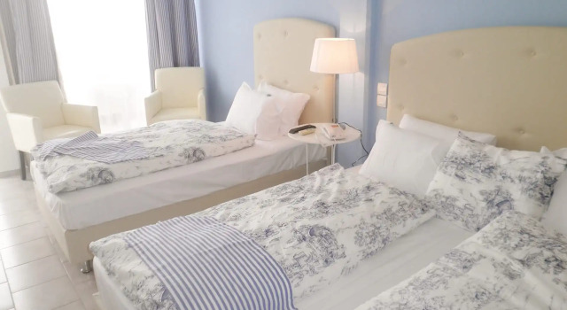 Студия Seafront Studios and Apartments
