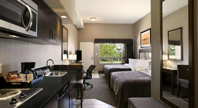 Четырёхместный номер Standard Ramada by Wyndham Conklin