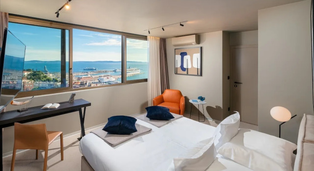Royal Suites Sky