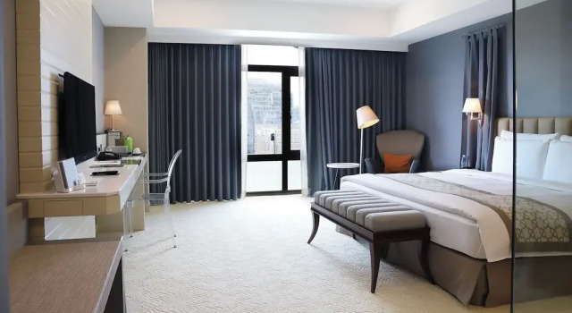 Номер Premier Grand Victoria Hotel