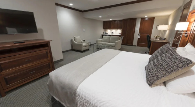 Люкс Luxury Hillsdale College Dow Hotel and Conference Center