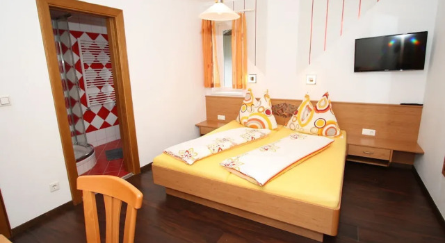 Spacious Holiday Home in Goldegg near Ski Lift, Prenota Hotel Goldegg Pongau