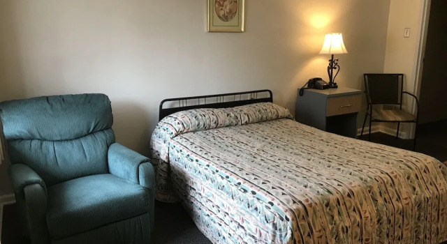 Номер Economy Colonial Hotel-Motel