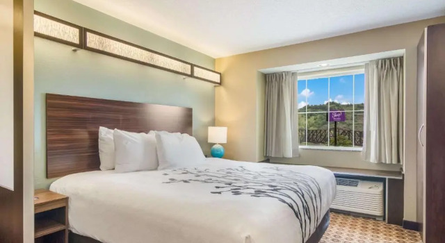 Люкс Sleep Inn & Suites Steubenville at the University