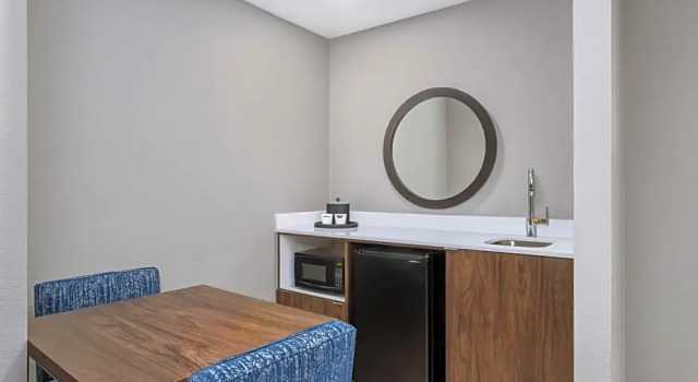 Люкс Hampton Inn & Suites Richmond