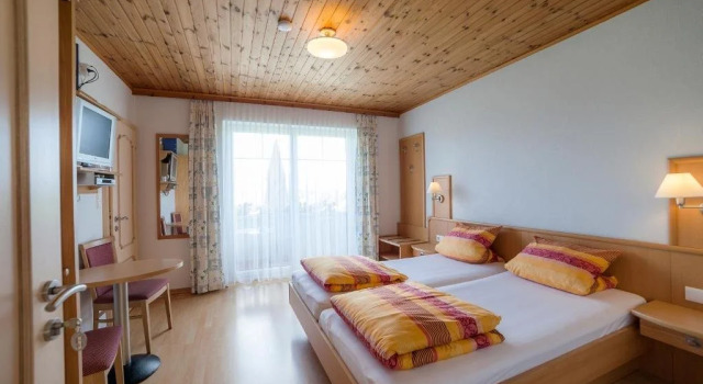 Pension Christophorus, Rezerwuj Hotel Hotele w Karyntia z parkingiem, Parking