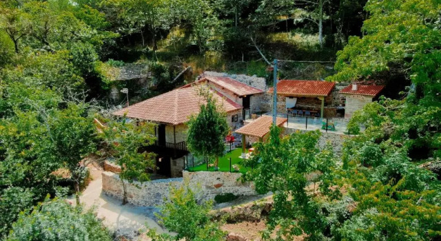 Коттедж с 3 комнатами Casa Escondida Aveiga