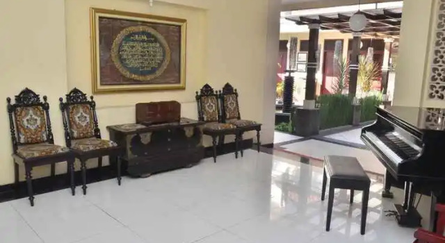 Fendi's Guest House, Rezervați Pensiune Pensiuni în Malang, aproape de Mall Olympic Garden, Pensiune